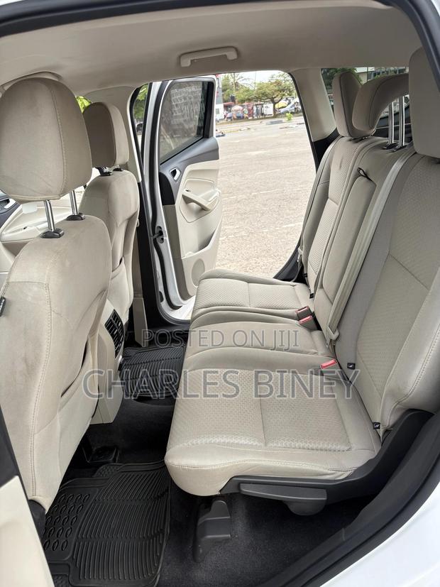 Ford Escape SE FWD 2017 White