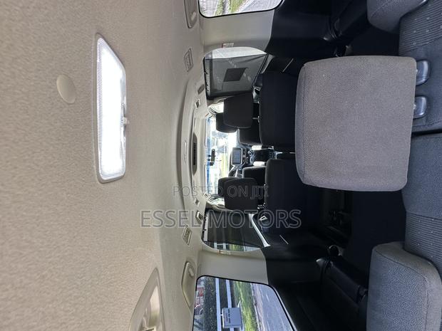 Toyota Voxy 2018 Blue