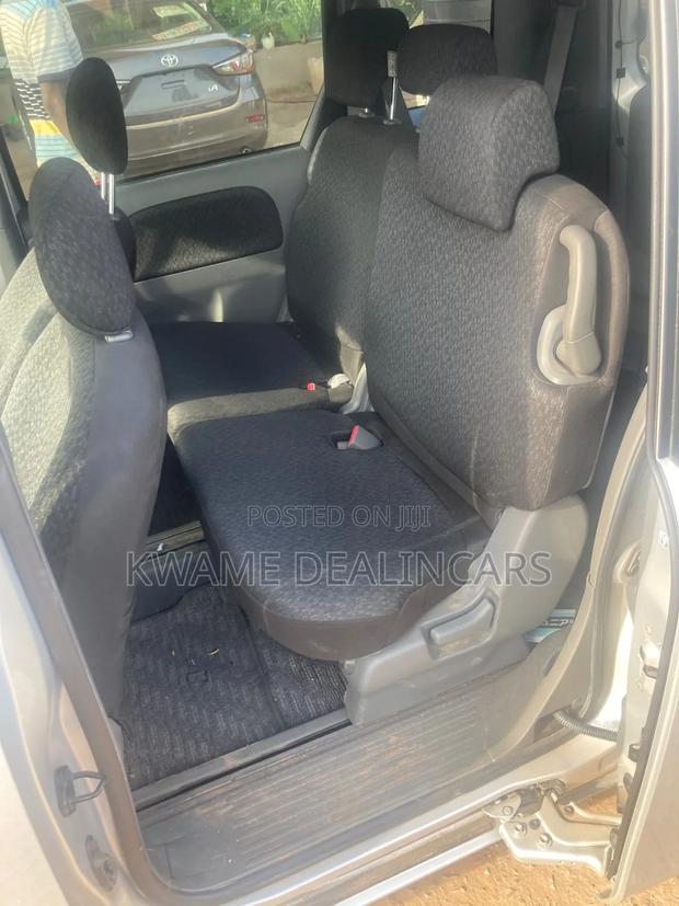 Toyota Sienta 1.5 FWD 2013 Silver