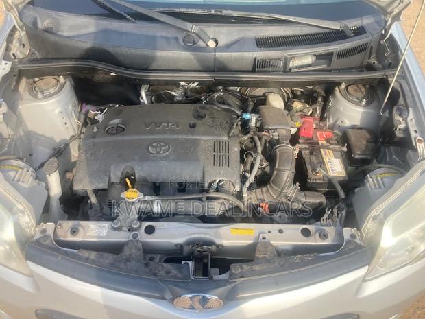 Toyota Sienta 1.5 FWD 2013 Silver