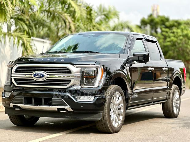 Ford F-150 Limited 2023 Black photo 2