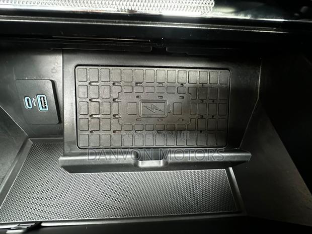 Ford F-150 Limited 2023 Black photo 5