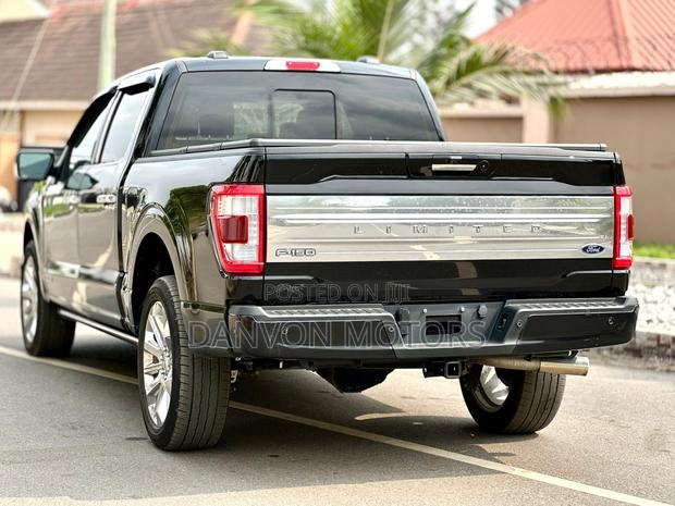 Ford F-150 Limited 2023 Black photo 7
