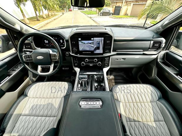 Ford F-150 Limited 2023 Black photo 9