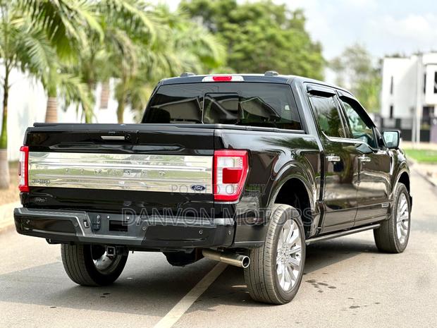 Ford F-150 Limited 2023 Black photo 11