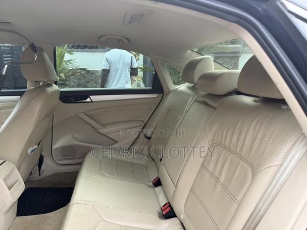 Volkswagen Passat 2.5 SE 2012 Blue