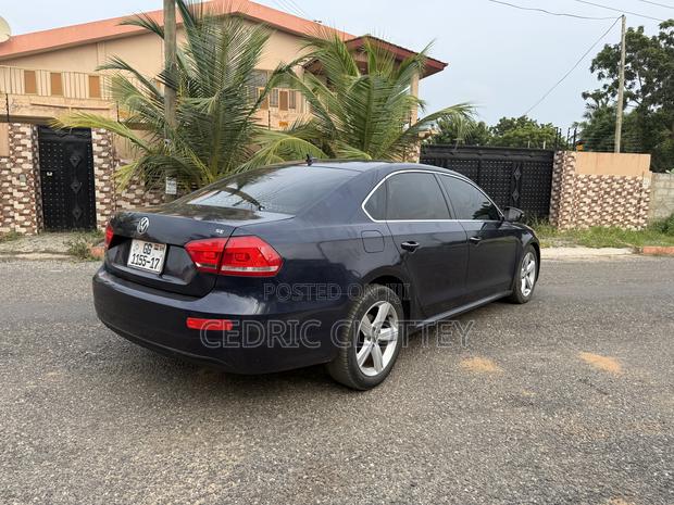 Volkswagen Passat 2.5 SE 2012 Blue