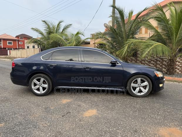 Volkswagen Passat 2.5 SE 2012 Blue