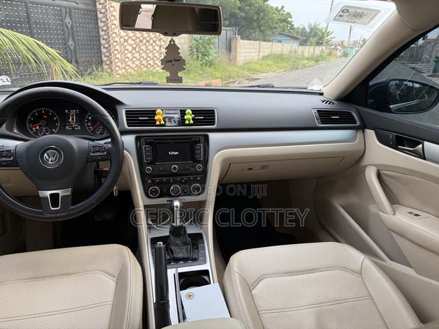 Volkswagen Passat 2.5 SE 2012 Blue