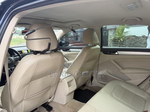 Volkswagen Passat 2.5 SE 2012 Blue