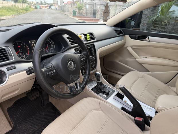 Volkswagen Passat 2.5 SE 2012 Blue