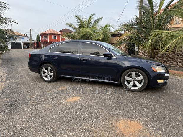 Volkswagen Passat 2.5 SE 2012 Blue
