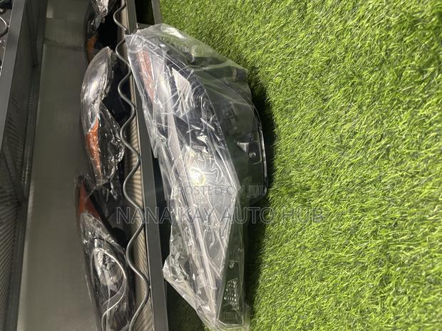 Hyundai Elantra 2021-2023 Headlights Pair photo 2