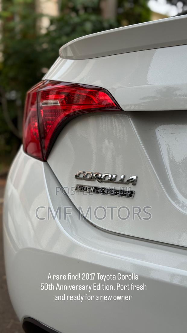 Toyota Corolla SE Special Edition 4dr Sedan (1.8L 4cyl CVT) 2017 White