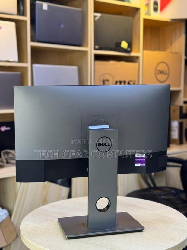 Dell Ultrasharp U2520d 25 Inch QHD Led Backlit Ips Usb-C Monitor photo 2
