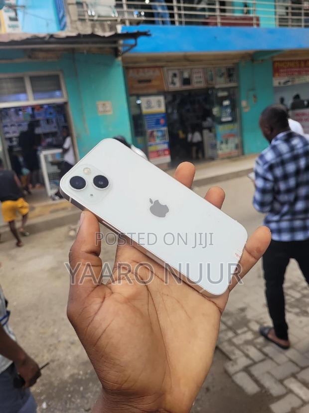 Apple iPhone 13 128 GB White photo 3
