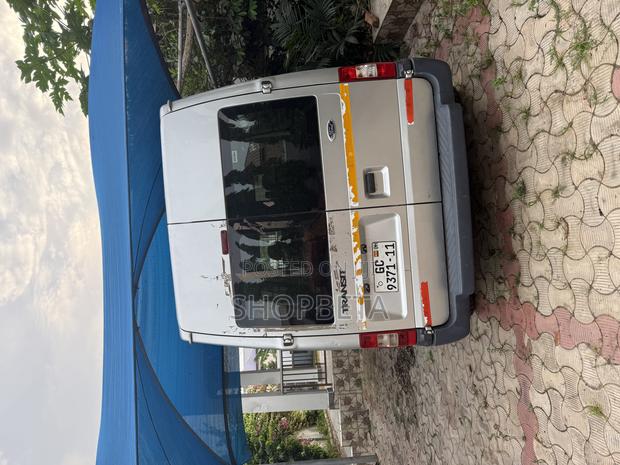 Ford Transit 2011 Grey photo 4