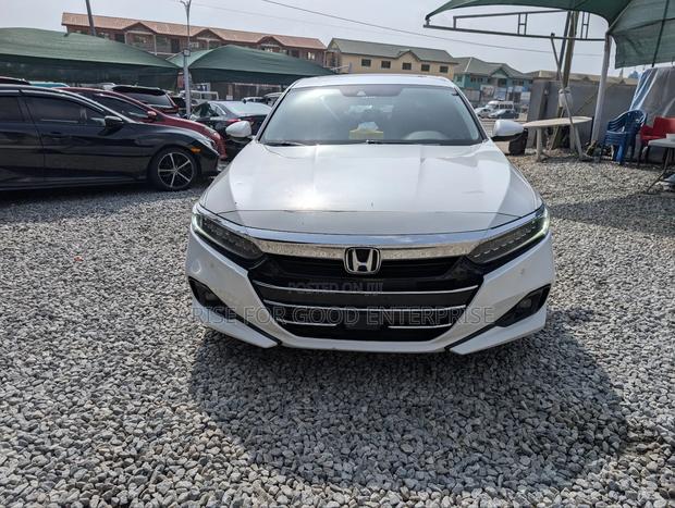 Honda Accord Touring 2.0T 2021 White photo 2