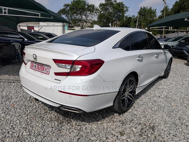 Honda Accord Touring 2.0T 2021 White photo 7