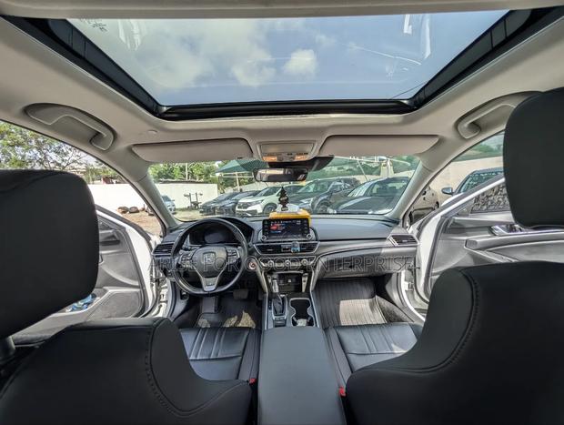 Honda Accord Touring 2.0T 2021 White photo 9