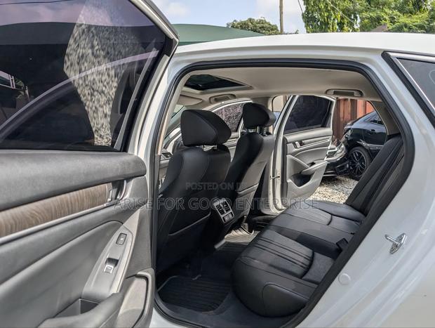 Honda Accord Touring 2.0T 2021 White photo 10