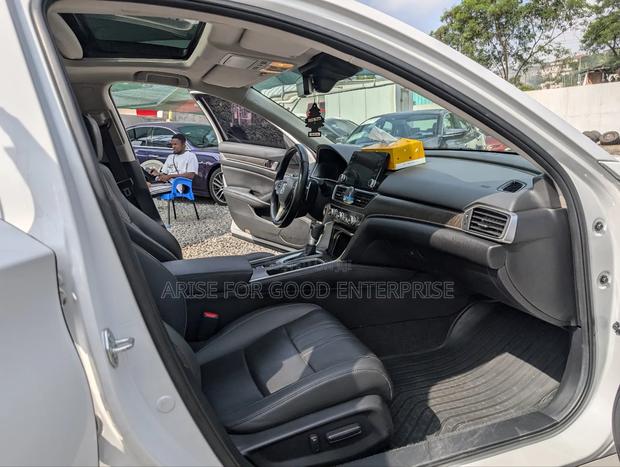 Honda Accord Touring 2.0T 2021 White photo 11