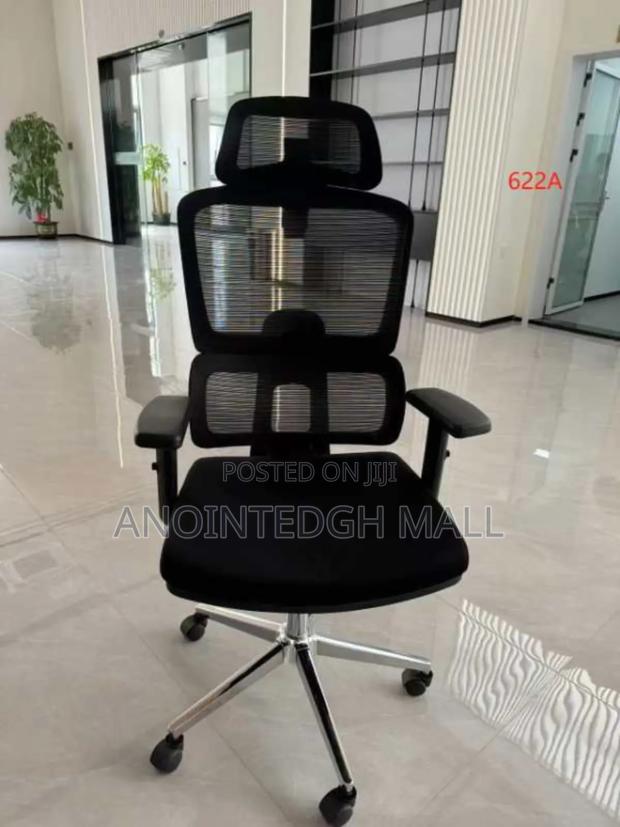 Modern Executive Swivel Chair - Black · Photo 2