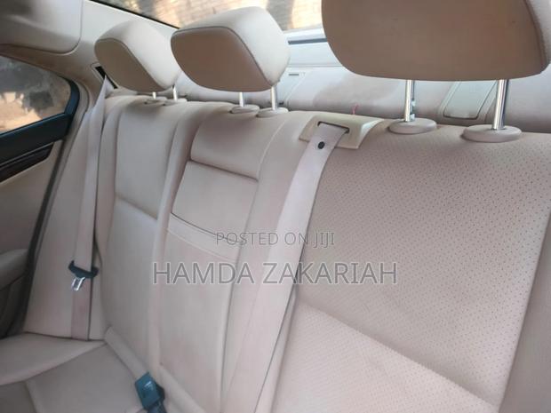 Mercedes-Benz C300 Luxury Sedan RWD (3.0L 6cyl 7A) 2010 Gold