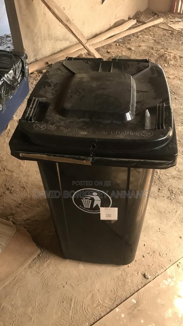 Wheelie Bin Large 240l Uk · Photo 2