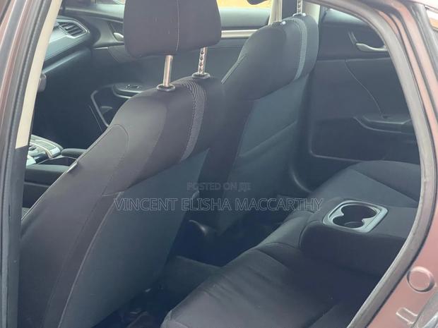 Honda Civic EX 4dr Hatchback (1.5L 4cyl) 2017 Gray