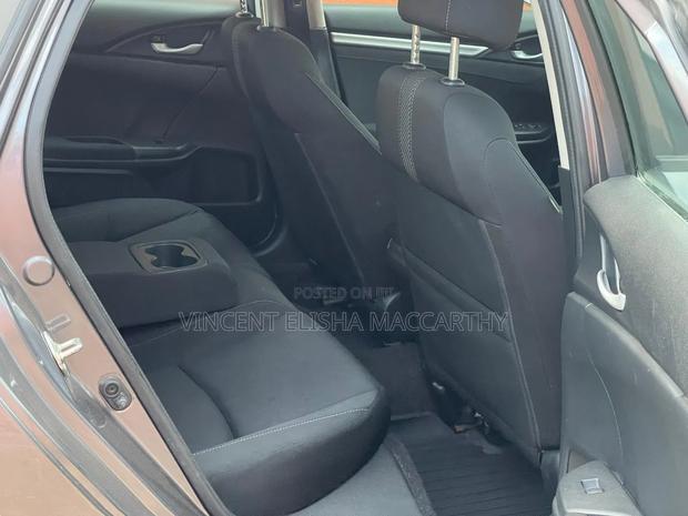 Honda Civic EX 4dr Hatchback (1.5L 4cyl) 2017 Gray