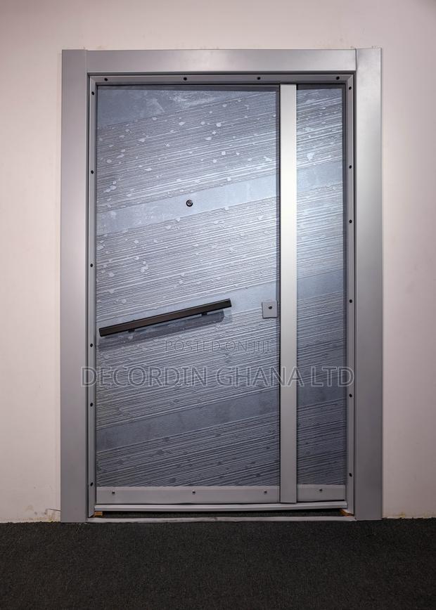 Luxury Stone Door · Photo 2