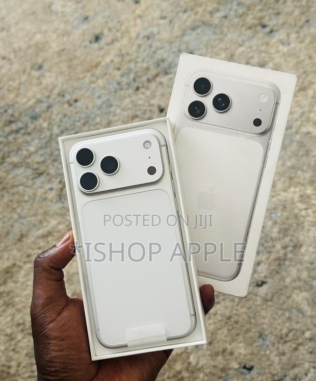 Apple iPhone 17 Pro Max 512 GB White · Photo 3