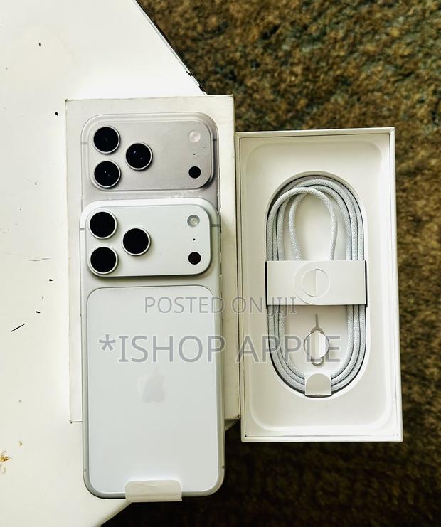 Apple iPhone 17 Pro Max 512 GB White · Photo 4