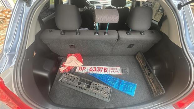 Toyota Vitz 1.3 AWD 5dr 2011 Blue