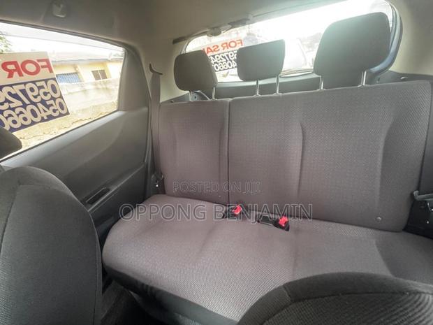 Toyota Vitz 1.3 AWD 5dr 2011 Blue