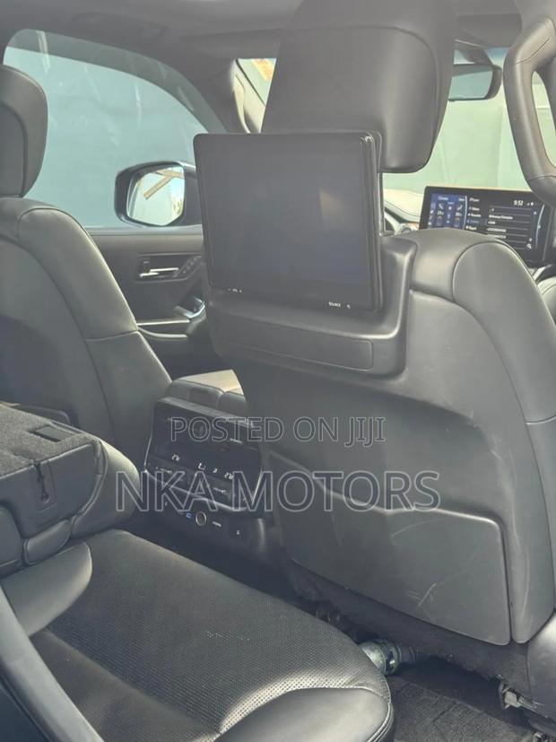 Toyota Land Cruiser LC300 2024 Black