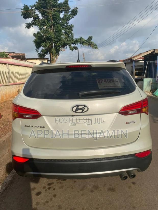 Hyundai Santa Fe GLS 4dr SUV (3.3L 6cyl 6A) 2014 Beige