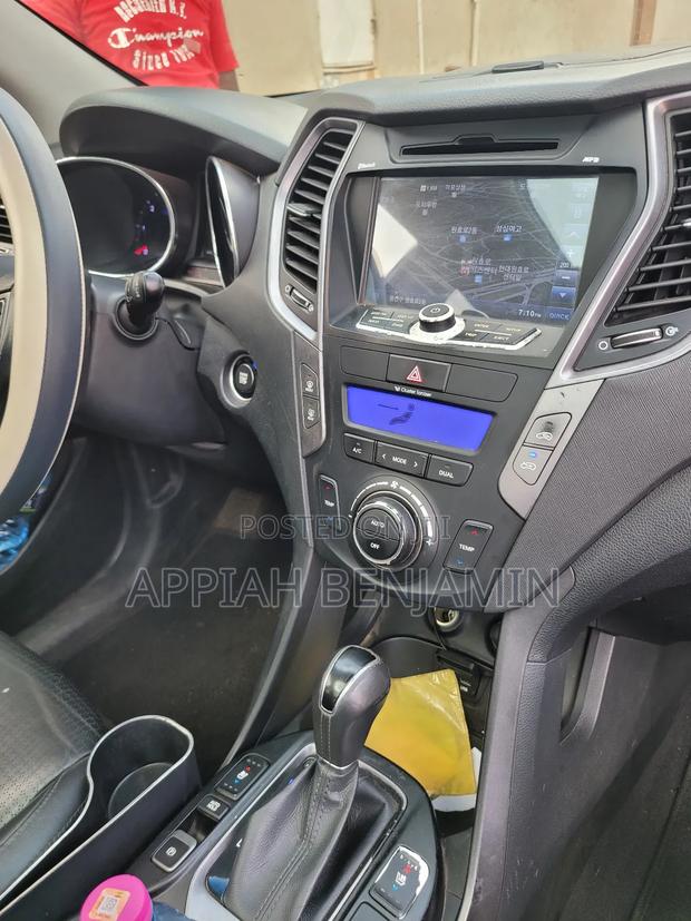 Hyundai Santa Fe GLS 4dr SUV (3.3L 6cyl 6A) 2014 Beige