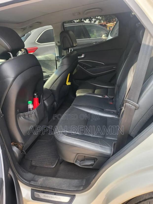 Hyundai Santa Fe GLS 4dr SUV (3.3L 6cyl 6A) 2014 Beige