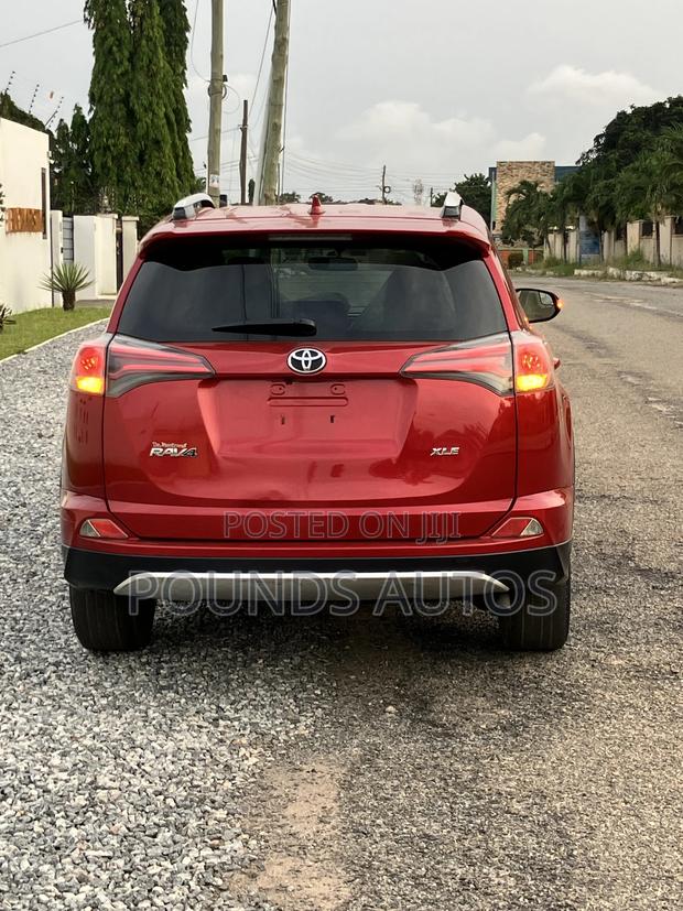 Toyota RAV4 XLE AWD (2.5L 4cyl 6A) 2016 Red