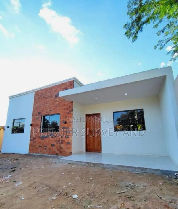 Build Your Home Stronger Faster With Us · Photo 3