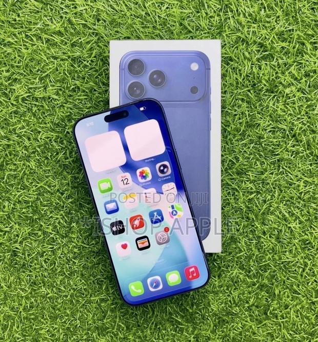 Apple iPhone 17 Pro Max 512 GB Blue · Photo 3