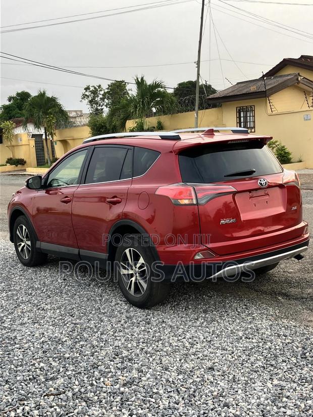 Toyota RAV4 XLE AWD (2.5L 4cyl 6A) 2016 Red
