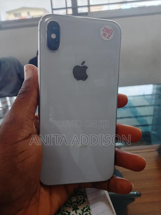 Apple iPhone X 256 GB White · Photo 4