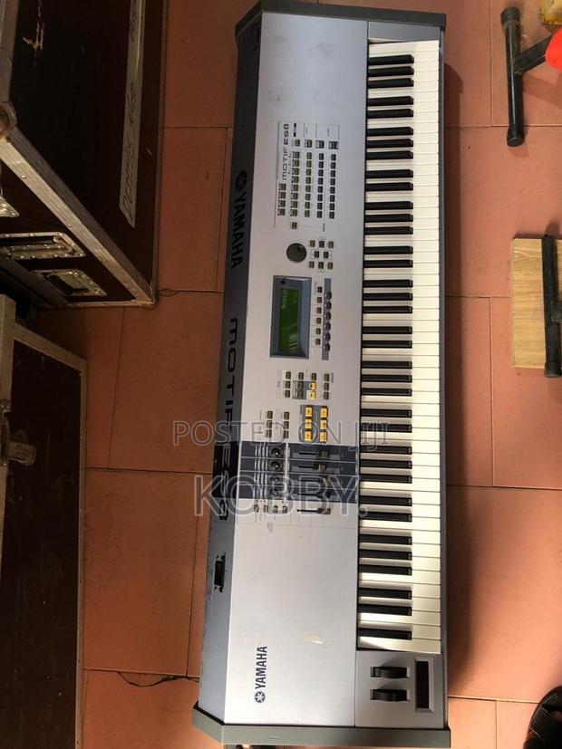 Yamaha Motif Es8 Keyboard · Photo 4
