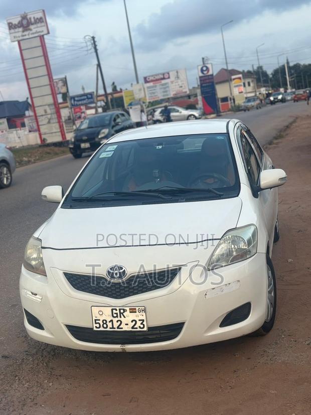 Toyota Belta 2010 White