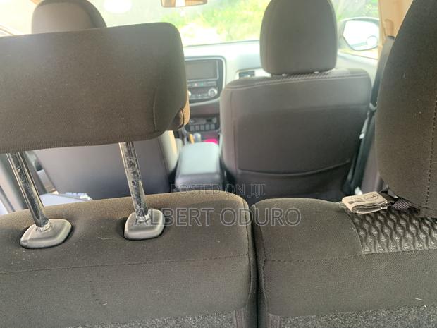 Mitsubishi Outlander SE FWD 2017 Silver