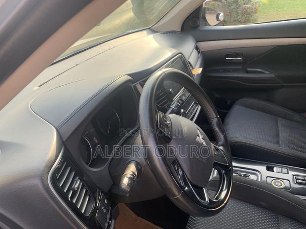 Mitsubishi Outlander SE FWD 2017 Silver