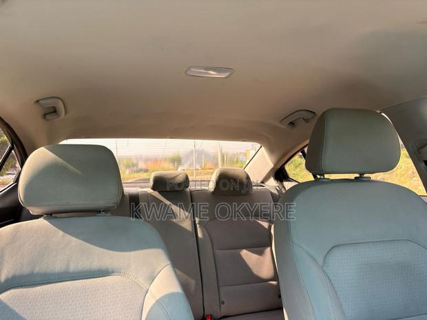 Hyundai Elantra SE Sedan FWD (2.0L 4cyl 6M) 2017 Black